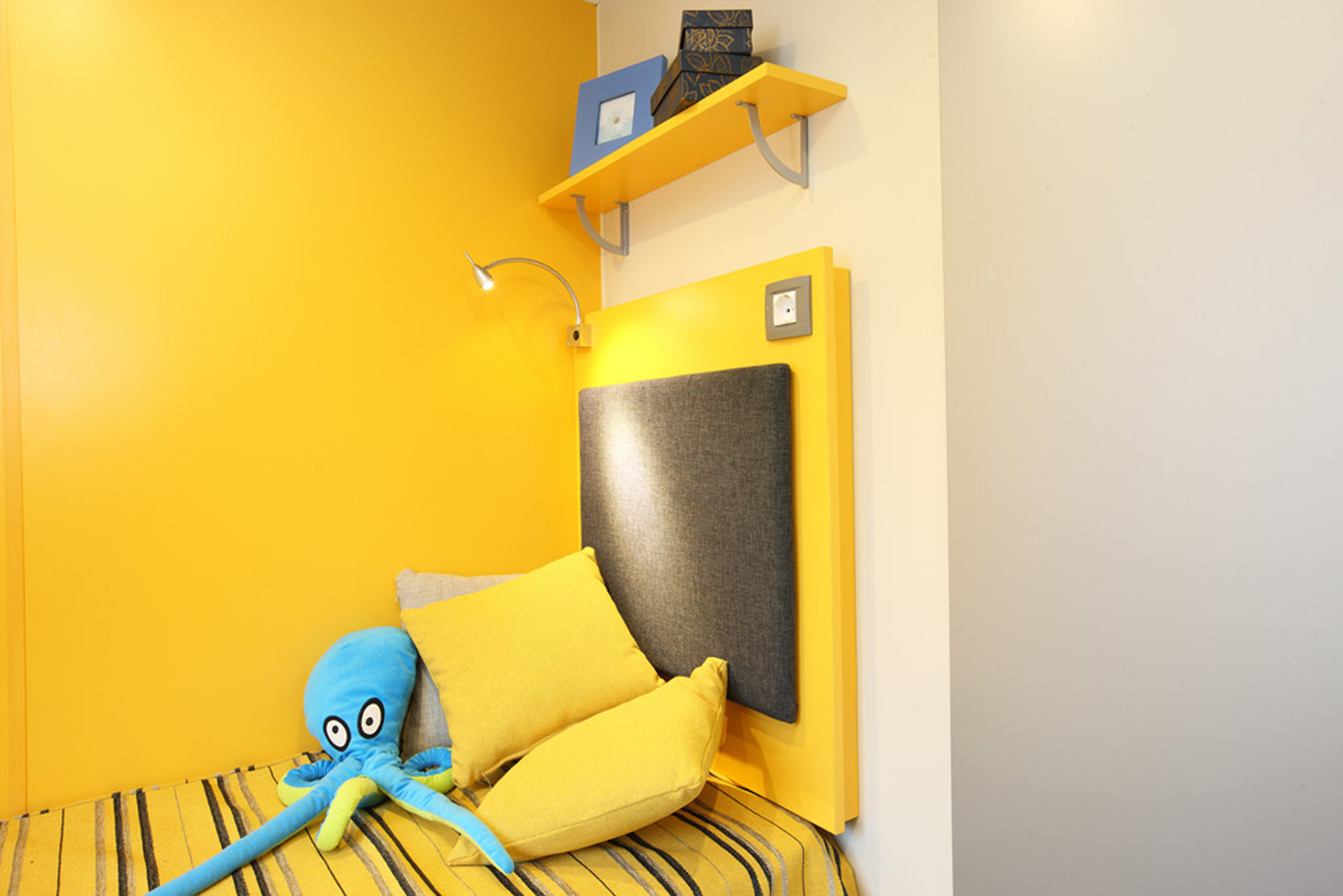 Chalet Gold Camping Mario Village