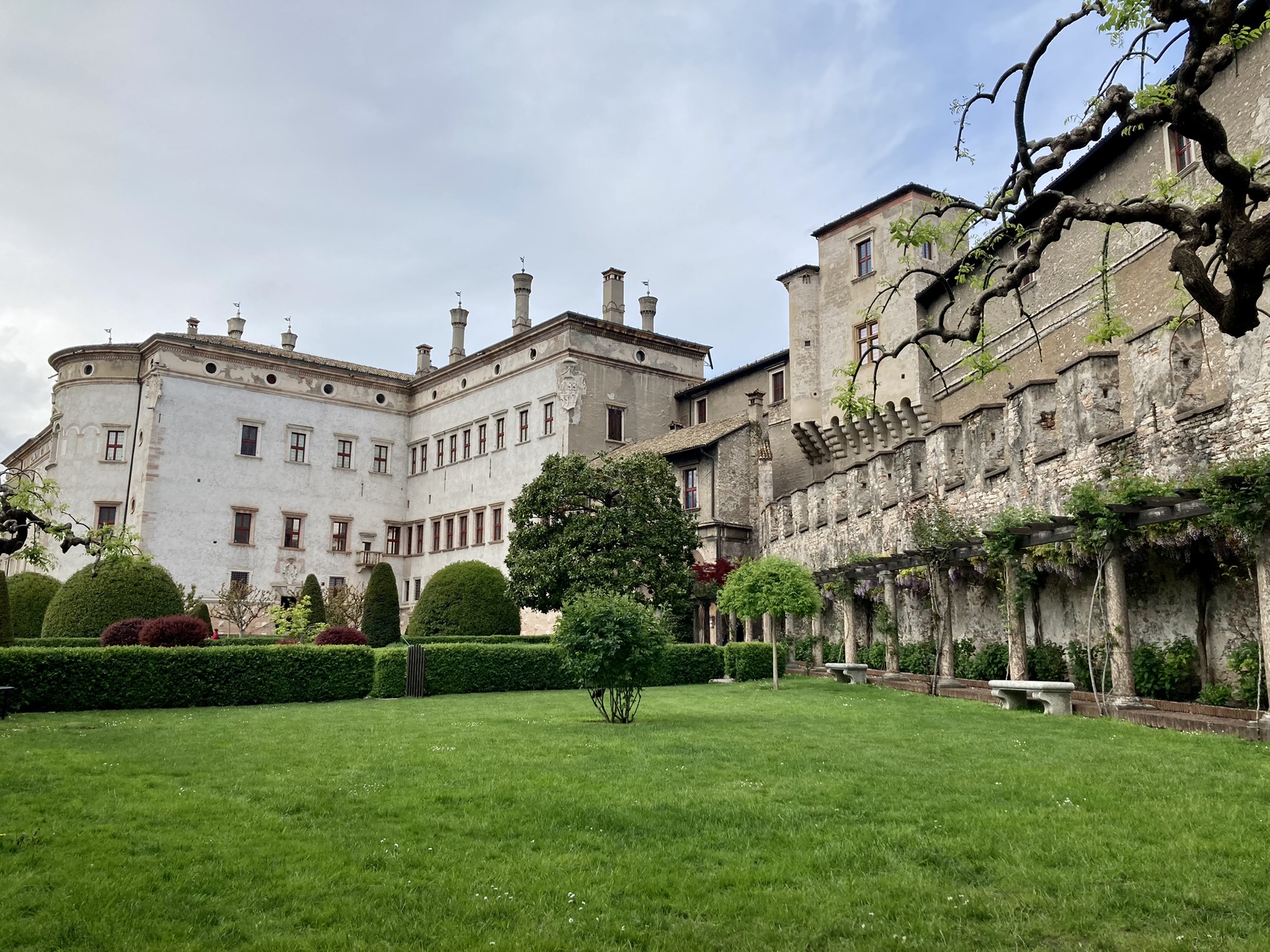 Castello Del Buonconsiglio Trento giardino interno