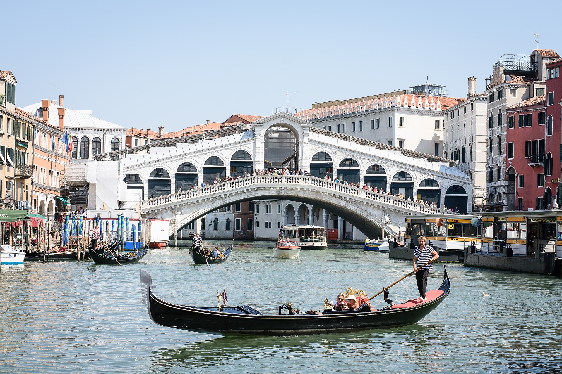 Venezia: vista con gondola